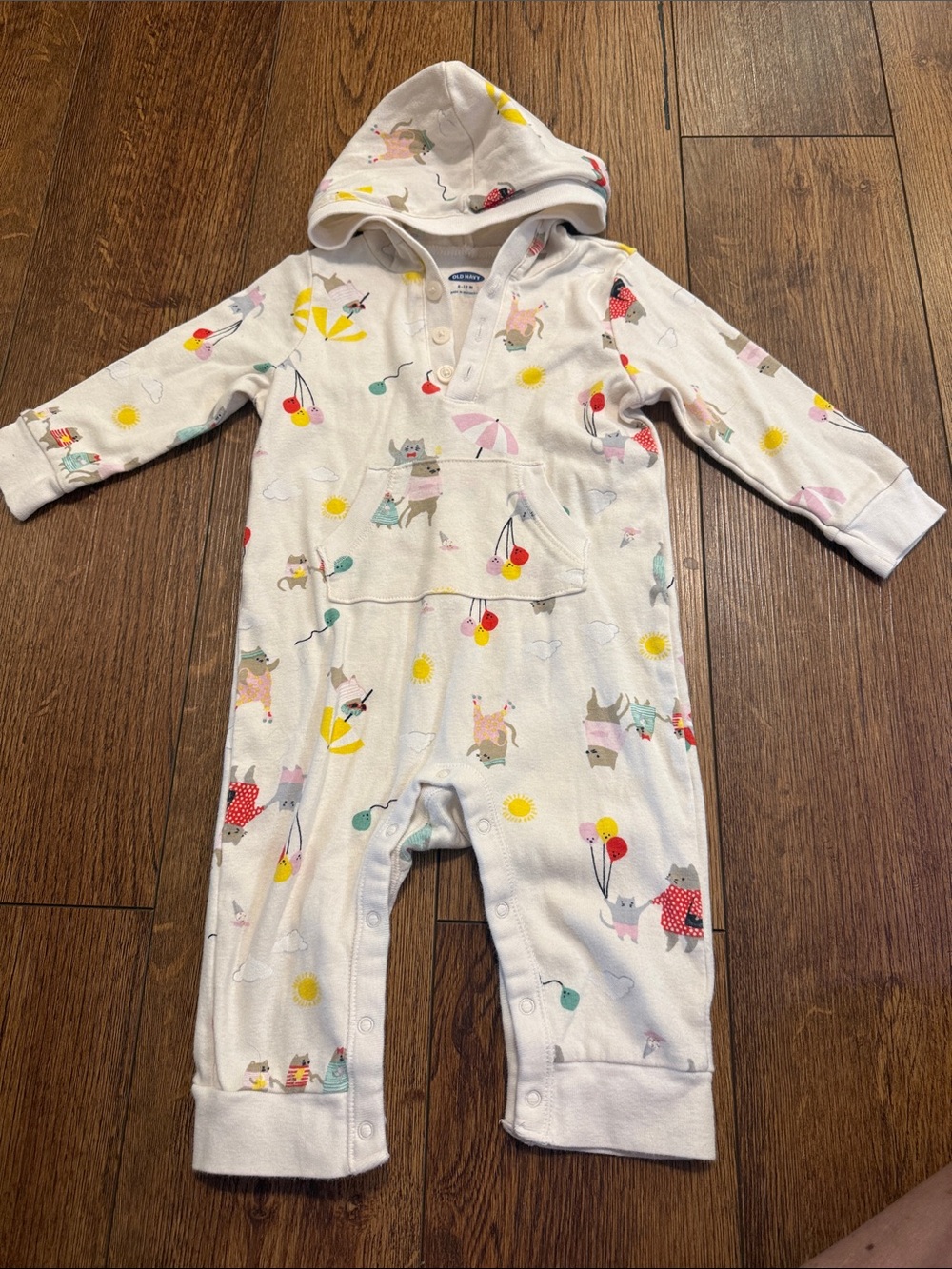 Old Navy White Hooded Baby One-Piece with Multicolor Animal Prints 6-12 months